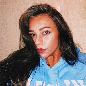 Meet your Posher, Anaka